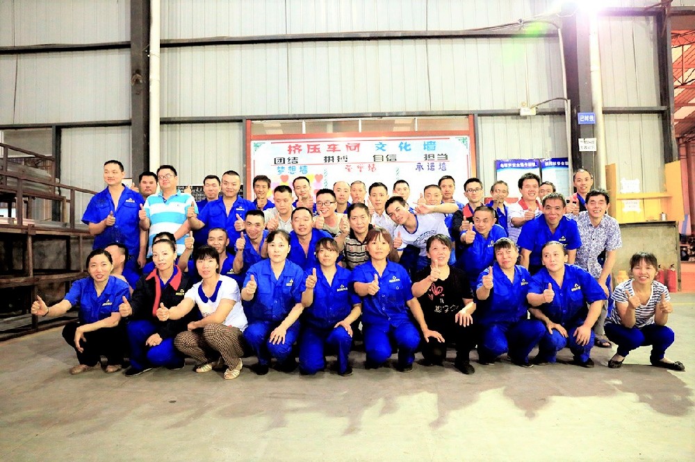 鑫佳盛：團(tuán)結(jié)一心，共創(chuàng)輝煌